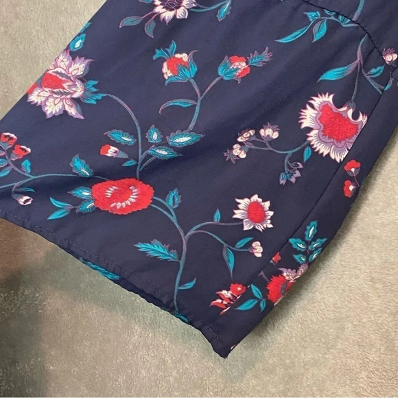 Faded Glory 2X Top Shirt Blue Red Floral Keyhole Round Neck‎ 3/4 Flare Sleeve - Picture 4 of 7